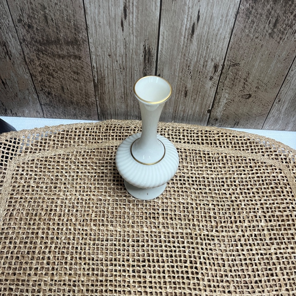 Lenox Bud Vase Ivory Porcelain 24k Gold Trim Made in USA Vintage 7" - Picture 4 of 5